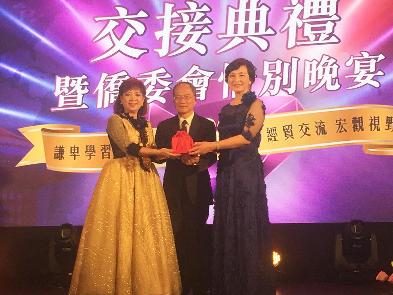 PHOTO-2018-10-15-21-06-09