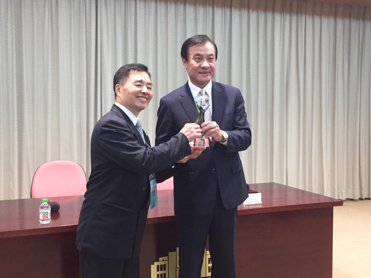 PHOTO-2018-11-17-00-34-16