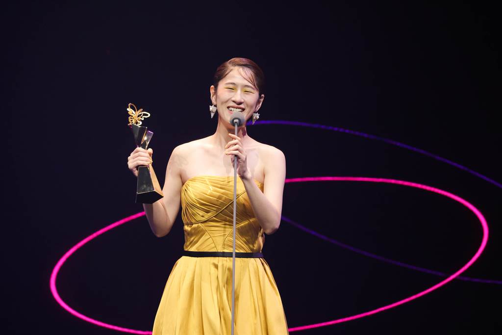 第23屆台北電影獎「最佳女配角」由百白獲得。
