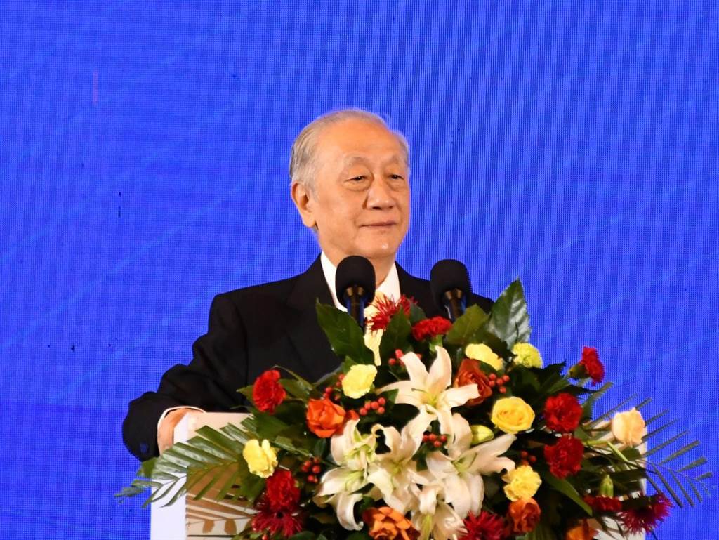 新黨前主席鬱慕明致辭。